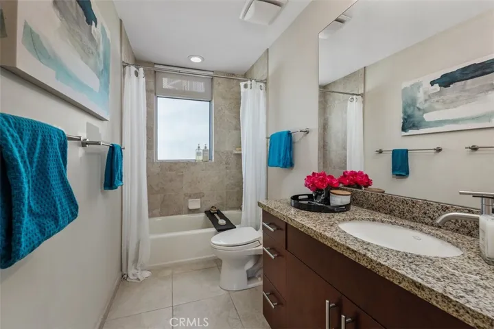 En Suite Bathroom- 3rd Floor Bedroom