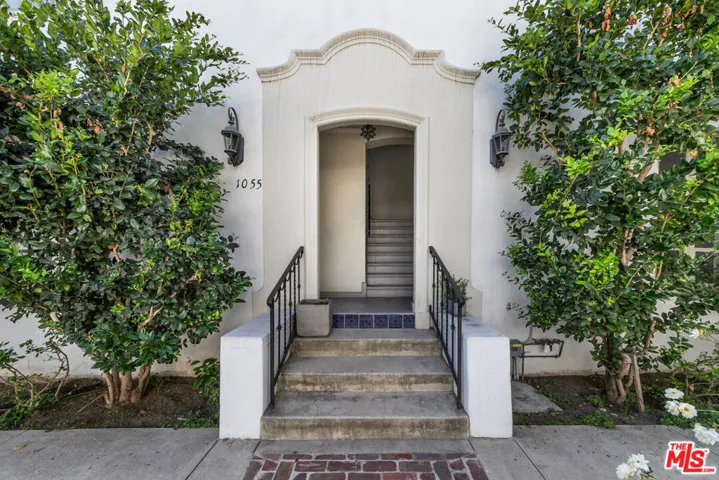 1047 S Orange Grove Avenue, Los Angeles, California 90019 — photo 5