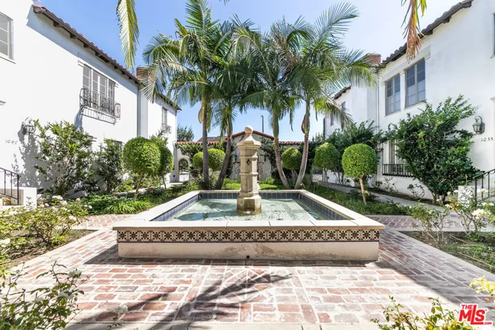 1047 S Orange Grove Avenue, Los Angeles, California 90019 — photo 4
