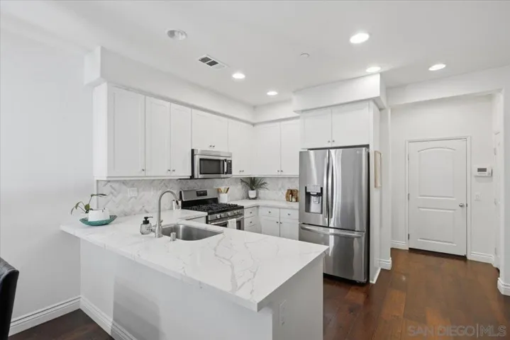 1360 Santa Victoria 3, Chula Vista, California 91913 — photo 5