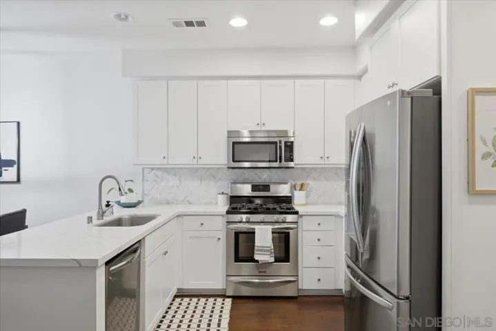 1360 Santa Victoria 3, Chula Vista, California 91913 — photo 4
