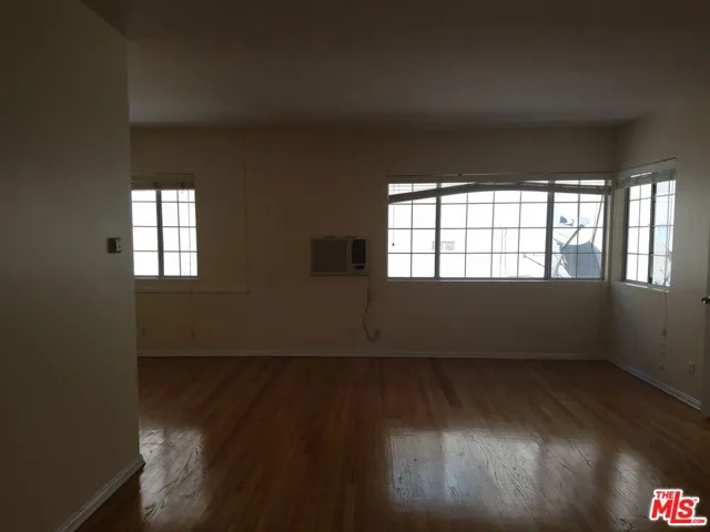 1135 S Oakhurst Drive 3, Los Angeles, California 90035 — photo 5