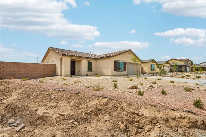 10635 Sea Venture Way, Victorville, California 92392 — photo 4