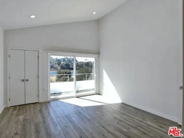 1900 Silver 207, Los Angeles, California 90039 — photo 5