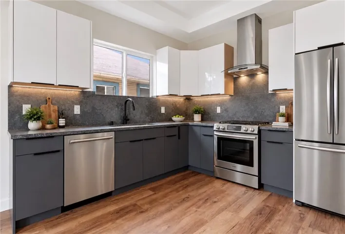 4557 W 18th Street, Los Angeles, California 90016 — photo 4