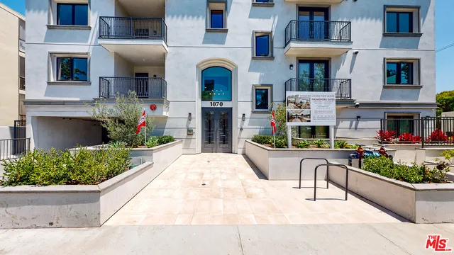 1070 S Bedford Street 301, Los Angeles, California 90035 — photo 4