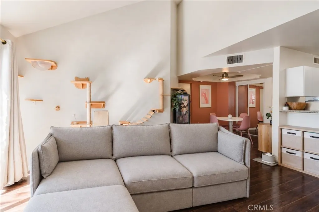 7640 Oso Ave #311