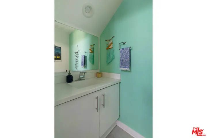 3030 1/2 N Coolidge Avenue, Los Angeles, California 90039 — photo 4