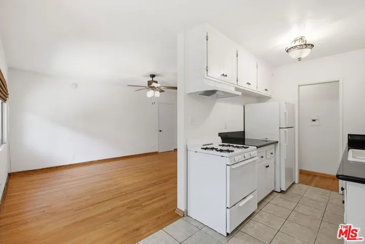 3743 Mclaughlin Avenue 2, Los Angeles, California 90066 — photo 4