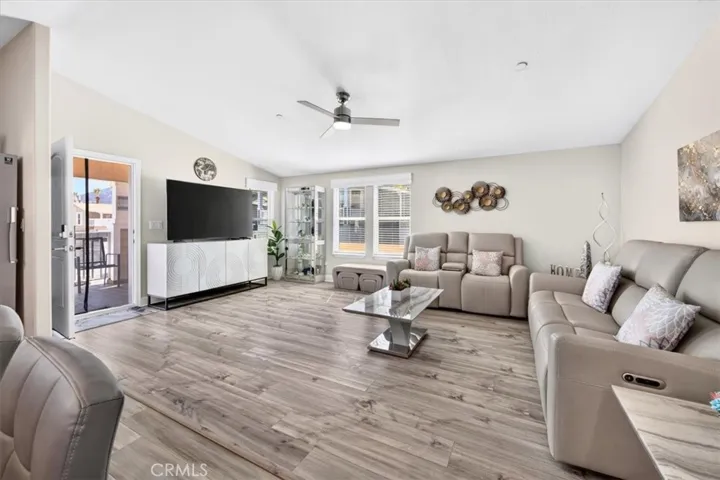 Living Room 02