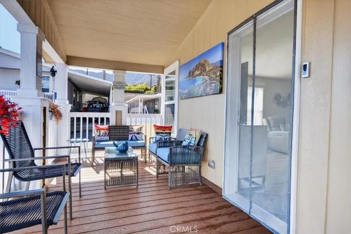 Porch area 02