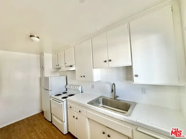 5853 Gregory Avenue, Los Angeles, California 90038 — photo 4