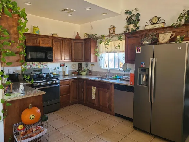 956 Brazil Avenue, Salton City, California 92274 — photo 4