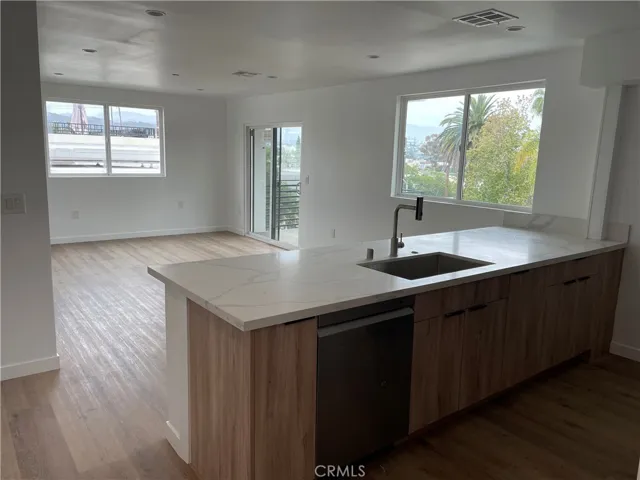 563 N Mariposa Avenue 565-b, Los Angeles, California 90004 — photo 4