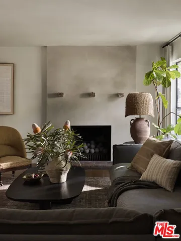 8334 Kirkwood Drive, Los Angeles, California 90046 — photo 4