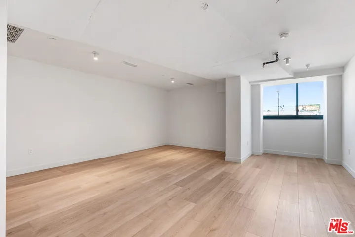 3688 Overland Avenue 203, Los Angeles, California 90034 — photo 5