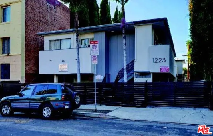 1223 N Beachwood Drive, Los Angeles, California 90038 — photo 5