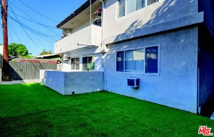 1223 N Beachwood Drive, Los Angeles, California 90038 — photo 4
