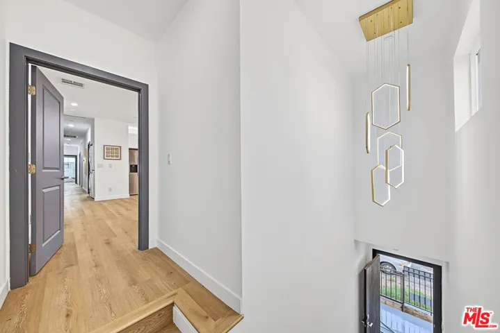 4627 Rosewood Avenue 1, Los Angeles, California 90004 — photo 4