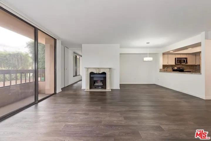 10590 Wilshire Boulevard 302, Los Angeles, California 90024 — photo 5