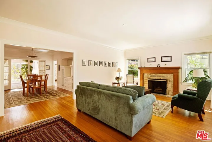336 N Beachwood Drive, Los Angeles, California 90004 — photo 4
