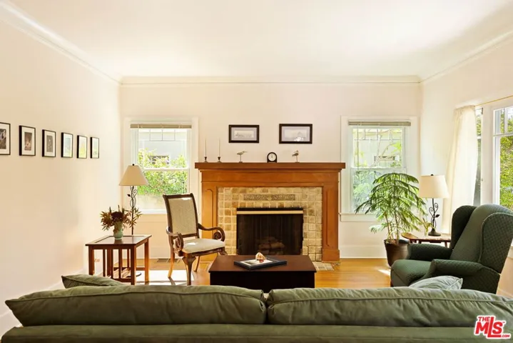 336 N Beachwood Drive, Los Angeles, California 90004 — photo 5