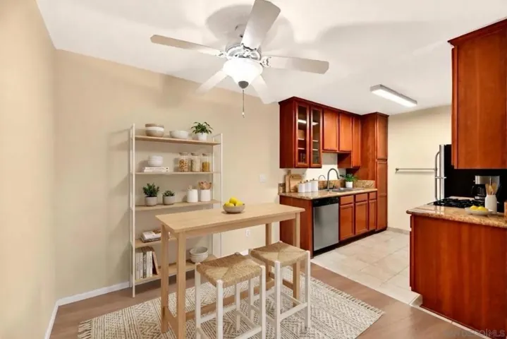 https://zimg.paragon.ice.com/ParagonImages/Property/PA/SDMLS/260025003/6/533/400/356ce31c21eb9f2515f3eb7227f622cd/3/a539ae1bc6a179cb3e82c002218b73b2/260025003-810631bc-2edc-4583-a573-cab388fb04e9.JPG
