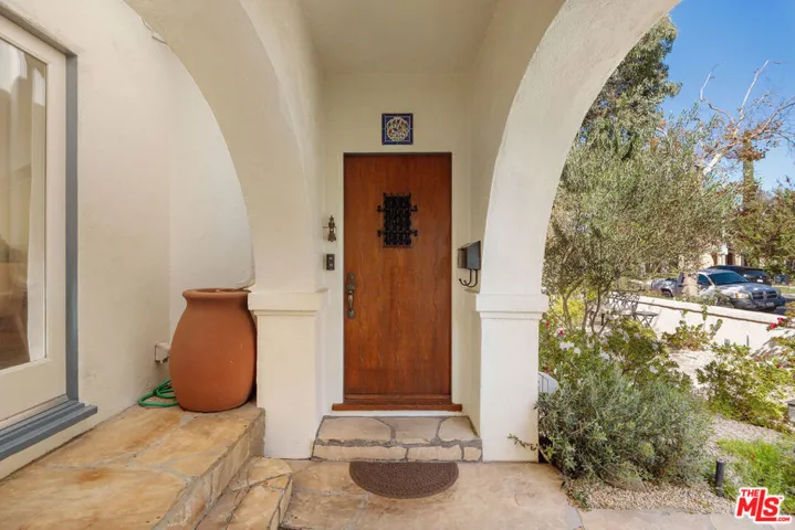 1067 S Point View Street, Los Angeles, California 90035 — photo 5