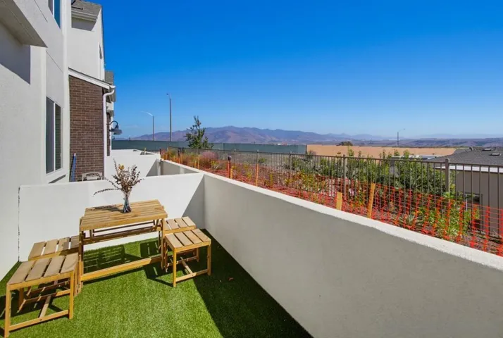 2062 Bluestone Cir, Chula Vista, California 91913 — photo 4