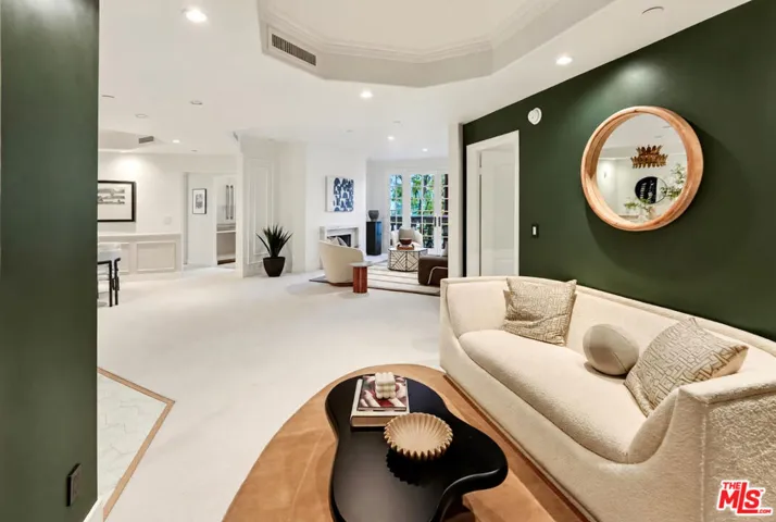 128 N Swall Drive 205, Los Angeles, California 90048 — photo 5
