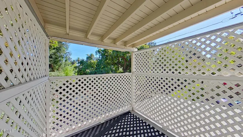 06 Balcony (3)