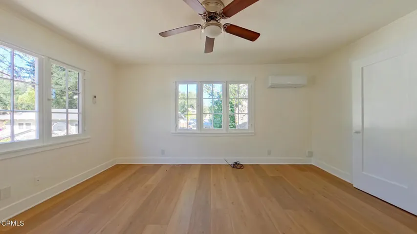 01 Living Room (2)