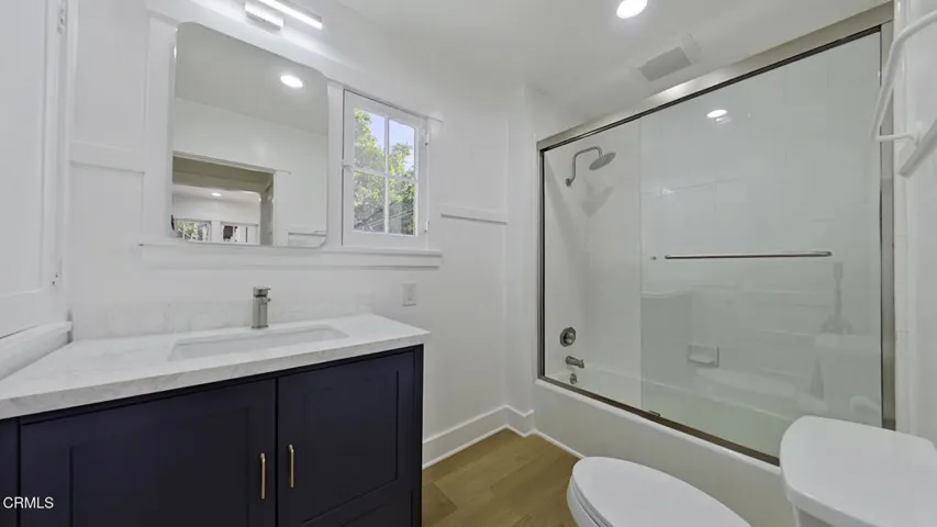 03 Bathroom (2a)