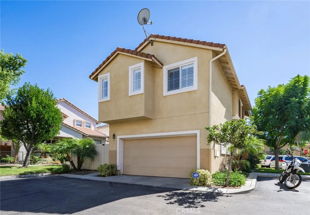 BEST DEAL ON A DETACHED HOME IN MISSION VIEJO ON MARKET | RARE PREMIUM LOT | PAINTED TRAILS | Fully Detached Single Family Design. BEST DEAL ON A DETACHED HOME IN MISSION VIEJO ON MARKET | RARE PREMIUM LOT | PAINTED TRAILS | Fully Detached Single Family Design.
