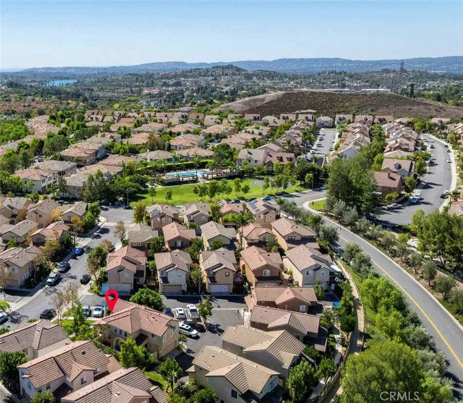9 Calle Rosado is within a short walking distance to Community pool and open space-Painted Trails Park. 9 Calle Rosado is within a short walking distance to Community pool and open space-Painted Trails Park.