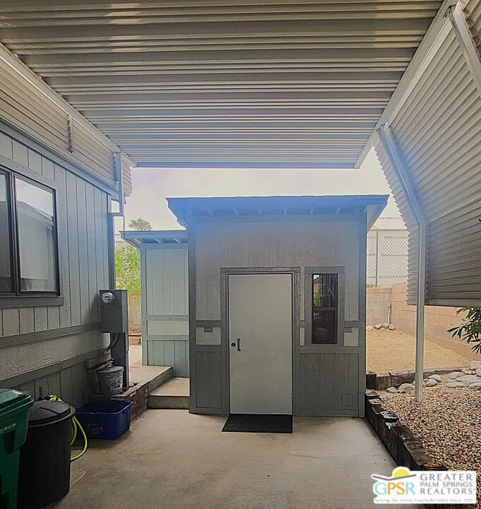 Shed has Electric & Lighting