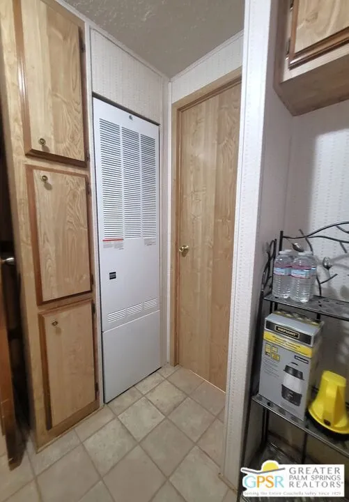 Jack & Jill Entry To 2nd Bath