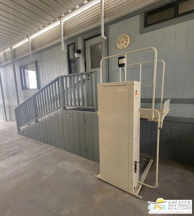 Working Wheelchair Lift