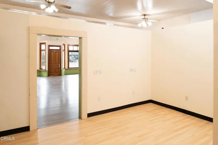 3 2nd room from front