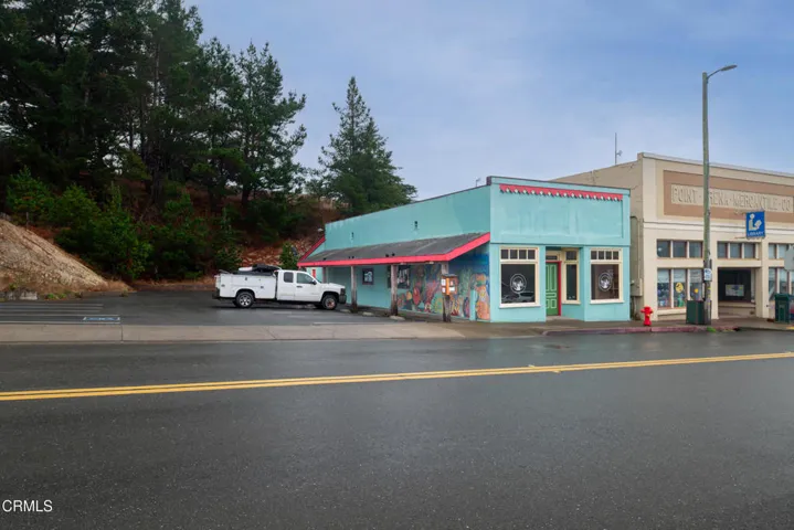 1 plenty of parking