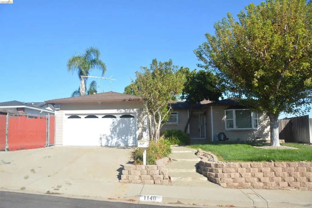 1140 Los Palos Court