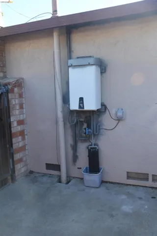Tankless water heater