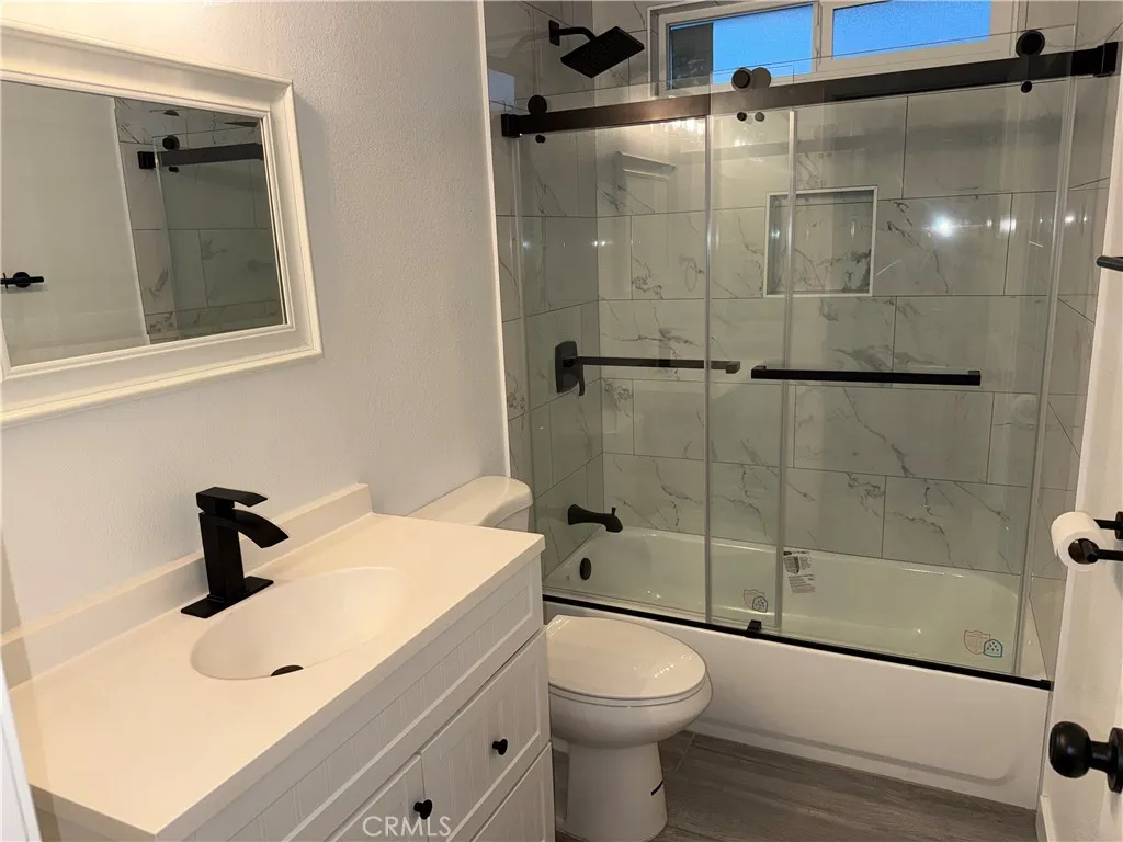 Full Bathroom Full Bathroom