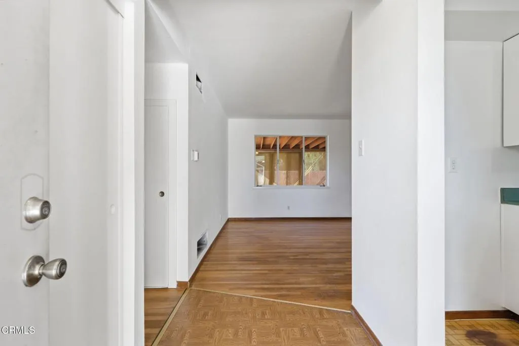 7-web-or-mls-124_Moultrie_Pl_Santa_Paula 7-web-or-mls-124_Moultrie_Pl_Santa_Paula