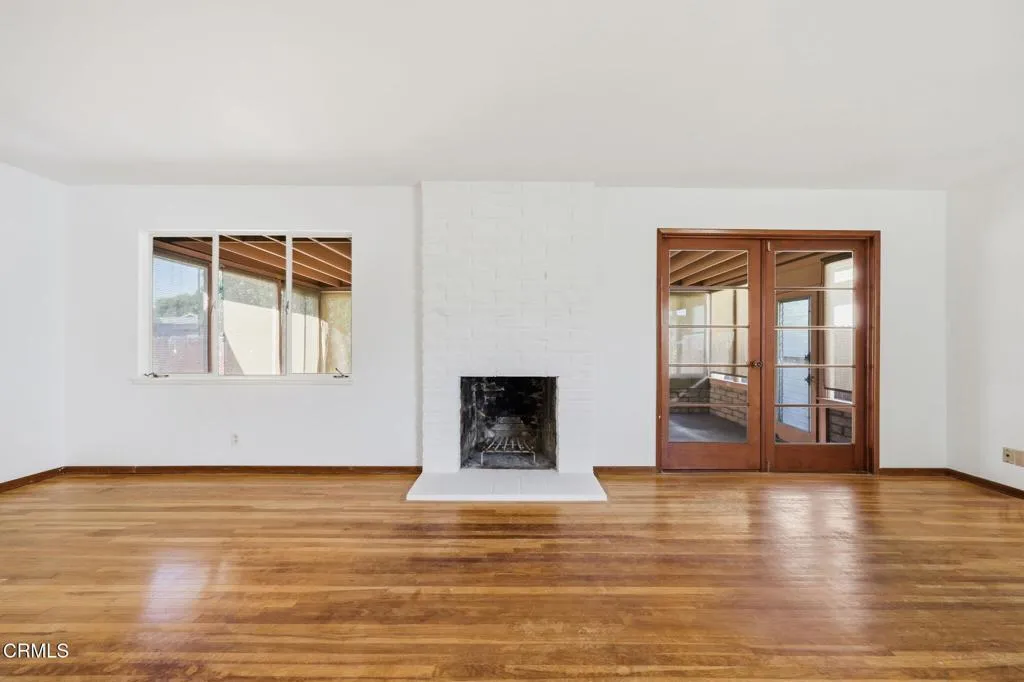 11-web-or-mls-124_Moultrie_Pl_Santa_Paul 11-web-or-mls-124_Moultrie_Pl_Santa_Paul