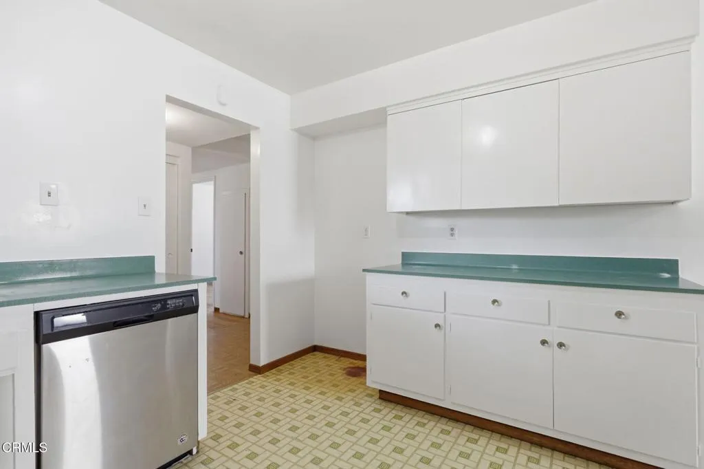 19-web-or-mls-124_Moultrie_Pl_Santa_Paul 19-web-or-mls-124_Moultrie_Pl_Santa_Paul
