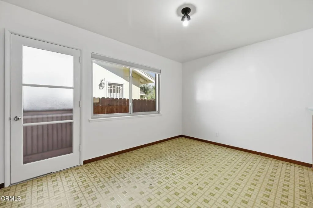 22-web-or-mls-124_Moultrie_Pl_Santa_Paul 22-web-or-mls-124_Moultrie_Pl_Santa_Paul