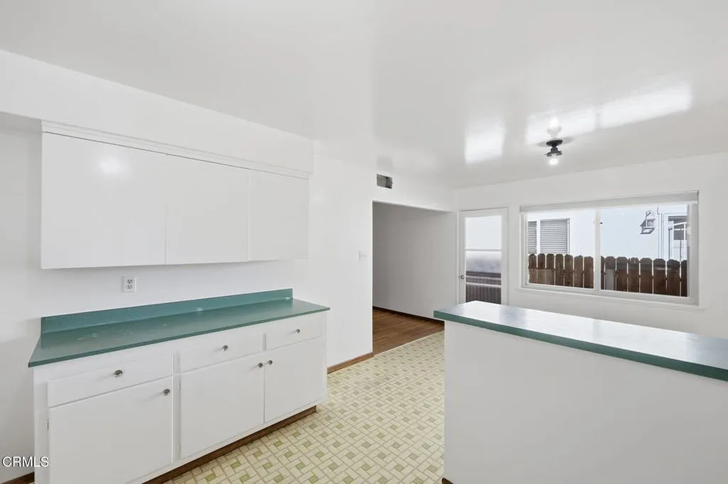 21-web-or-mls-124_Moultrie_Pl_Santa_Paul 21-web-or-mls-124_Moultrie_Pl_Santa_Paul