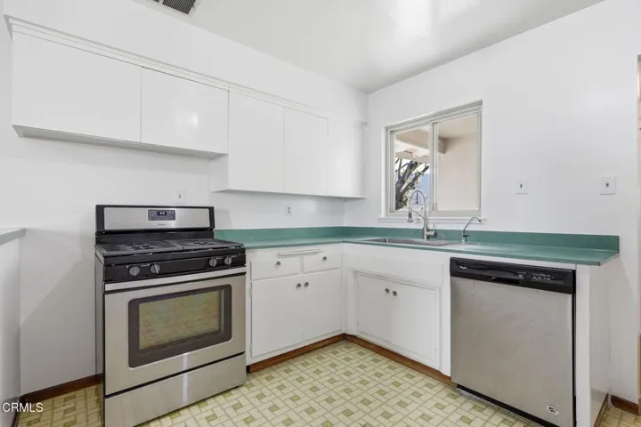18-web-or-mls-124_Moultrie_Pl_Santa_Paul