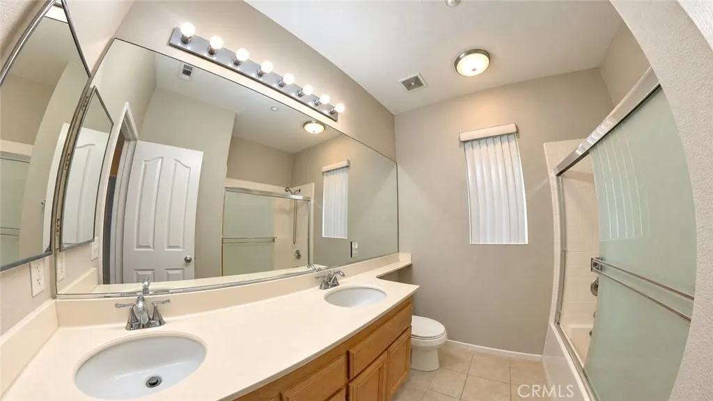 upstairs full bath